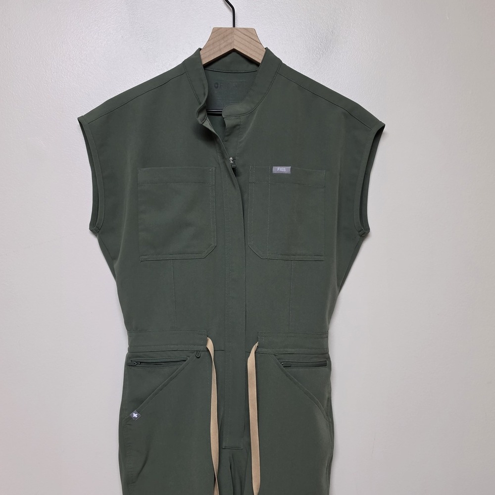 FIGS Rafaela Cargo Scrub Jumpsuit 9 Pockets Zip Jogger Moss Green Size XXS - Picture 5 of 12